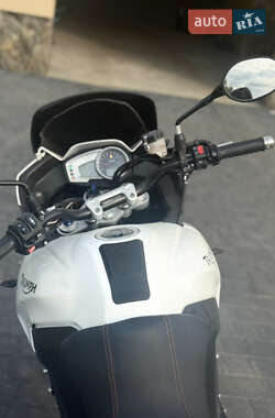 Мотоцикл Спорт-туризм Triumph Triple 2014 в 