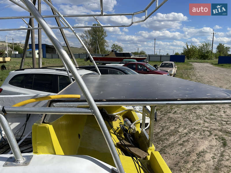 Катер Тунец 8 2010 в Ржищеві