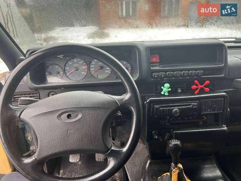Внедорожник / Кроссовер УАЗ 3160/3162 2004 в Харькове