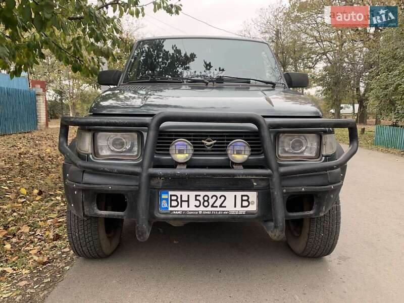 Позашляховик / Кросовер УАЗ 3162 Симбір 2005 в 