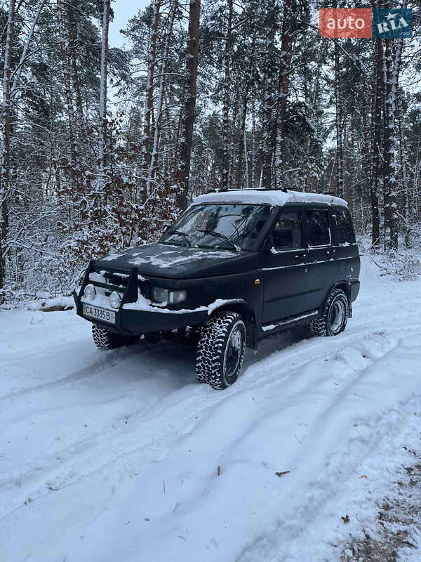 Внедорожник / Кроссовер УАЗ 3162 Симбир 2004 в Черкассах