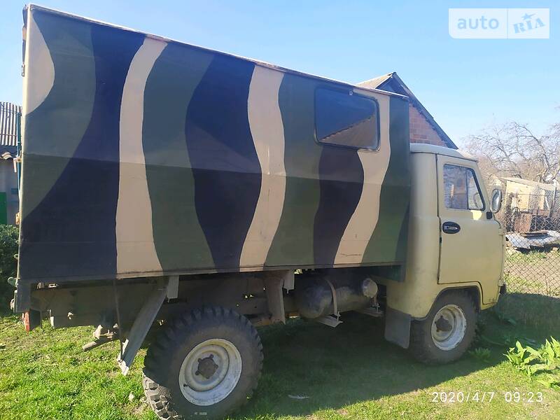 Вантажопасажирський фургон УАЗ 3303 1992 в Диканьці