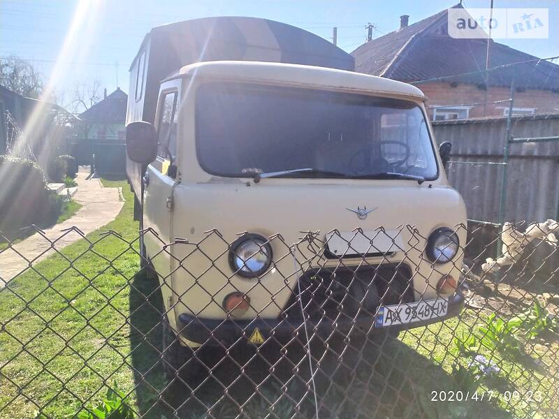 Вантажопасажирський фургон УАЗ 3303 1992 в Диканьці