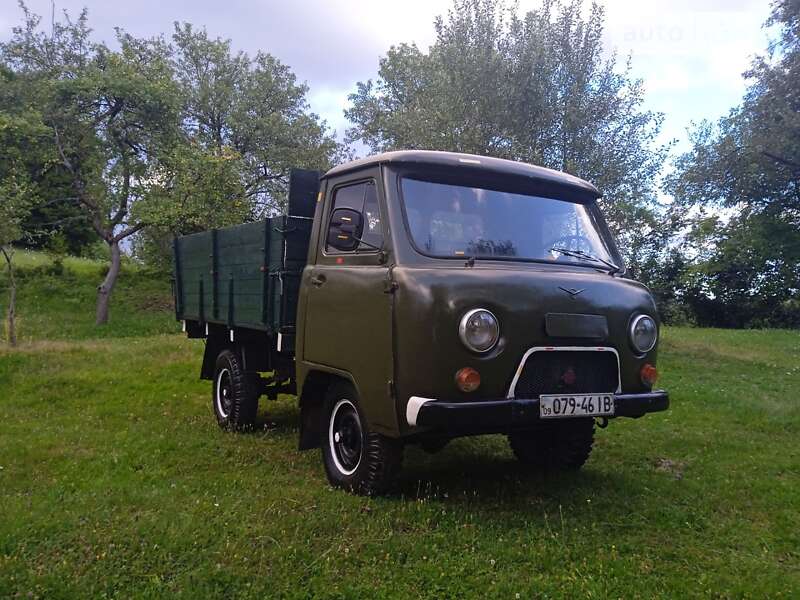 Седан УАЗ 3303 1990 в Тячеве
