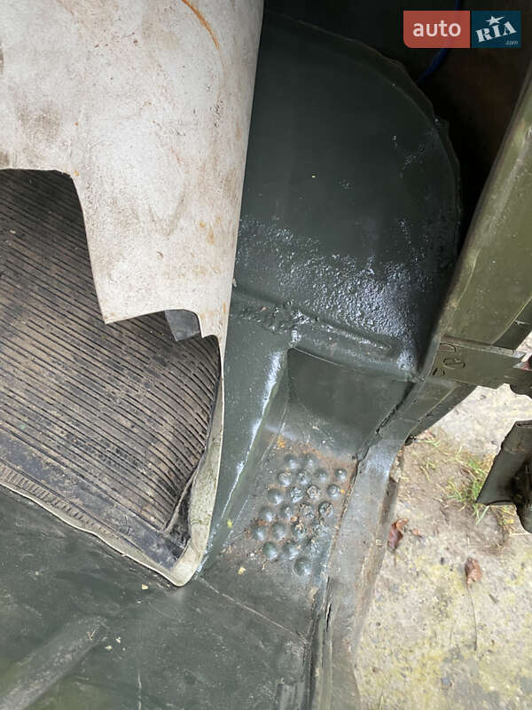 Внедорожник / Кроссовер УАЗ 3303 1992 в Сваляве