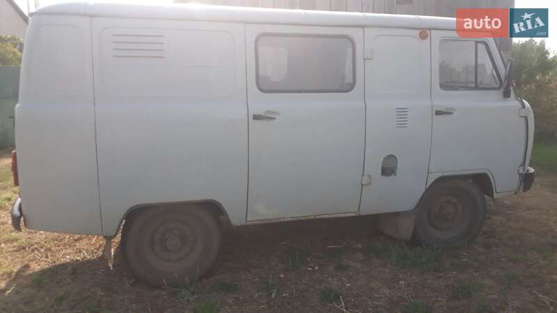 Внедорожник / Кроссовер УАЗ 3741 2003 в Полтаве