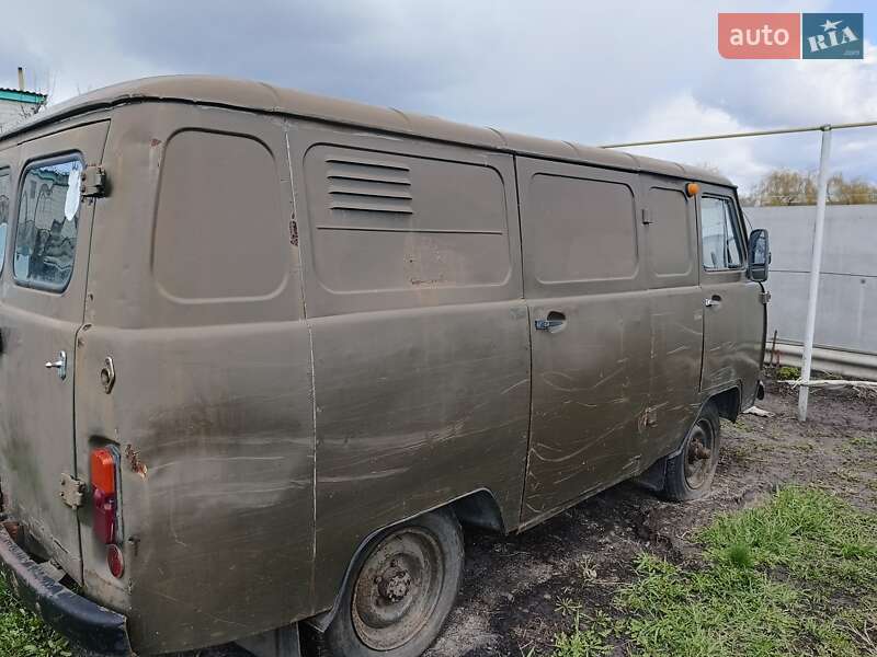 Внедорожник / Кроссовер УАЗ 3741 1990 в 