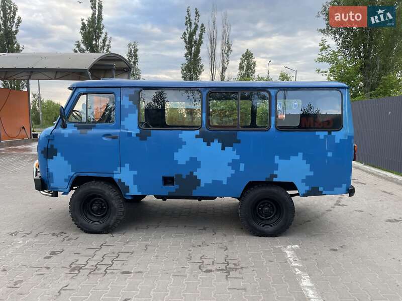 Седан УАЗ 452 пас 1983 в Чернігові