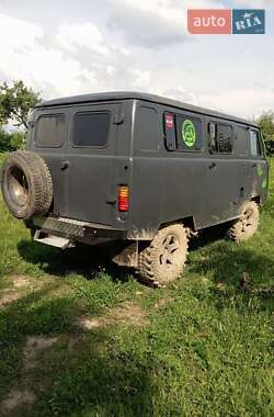 Внедорожник / Кроссовер УАЗ 452 пас 2000 в 