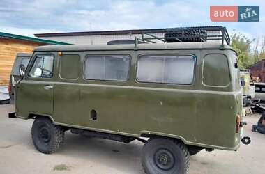 Позашляховик / Кросовер УАЗ 452 пас 1981 в 