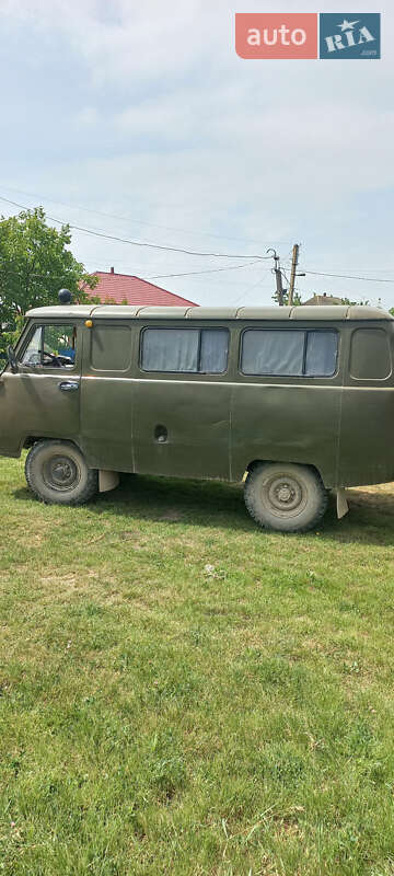Минивэн УАЗ 452 1987 в Новоднестровске