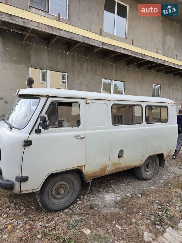 Позашляховик / Кросовер УАЗ 452 1981 в Харкові