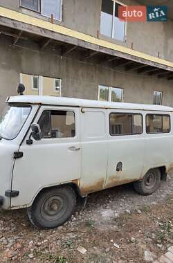 Внедорожник / Кроссовер УАЗ 452 1981 в 