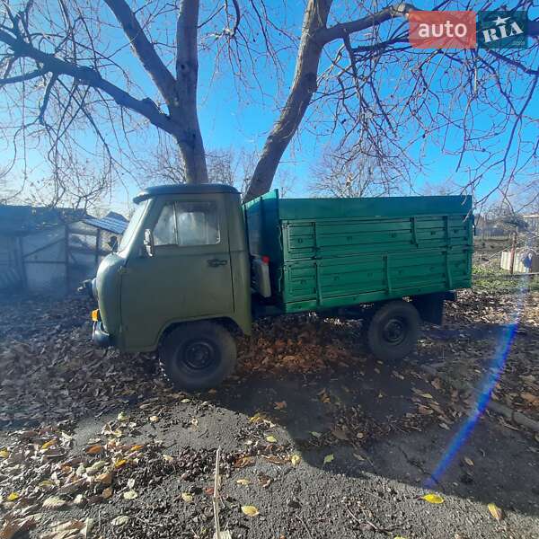 Внедорожник / Кроссовер УАЗ 452 1984 в Тараще