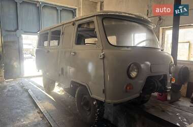 Внедорожник / Кроссовер УАЗ 452 1984 в Каневе