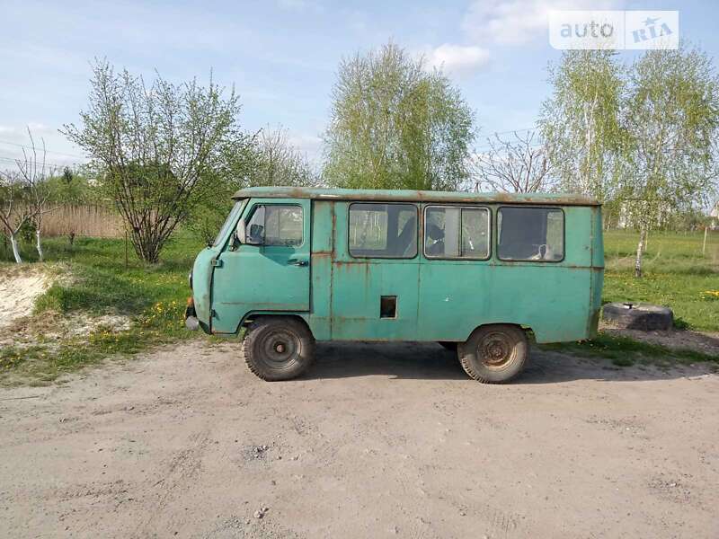 Внедорожник / Кроссовер УАЗ 452Л 1987 в Львове