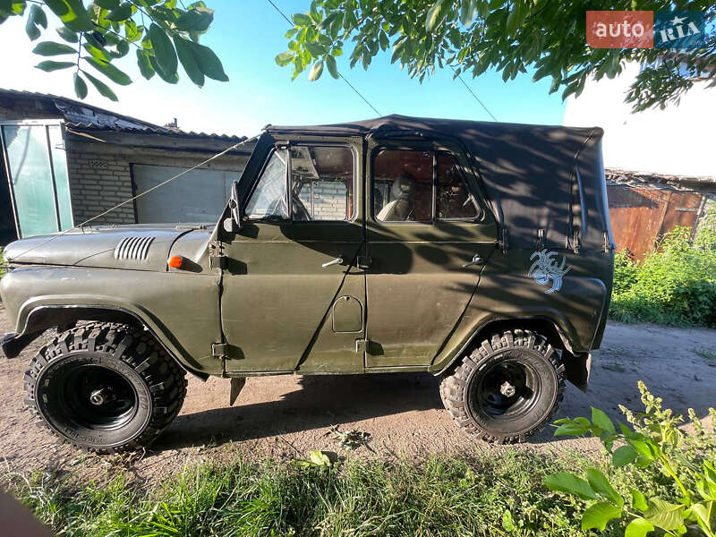 Седан УАЗ 469 1987 в Калиновке