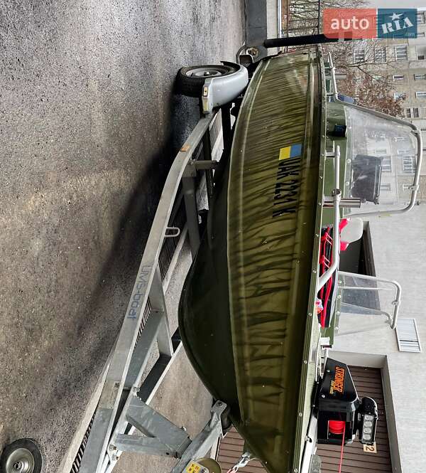 Катер UMS 450 2011 в Хмельницькому