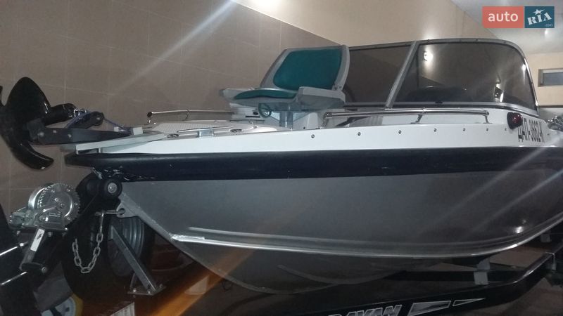 Лодка UMS 470 2009 в Кременчуге