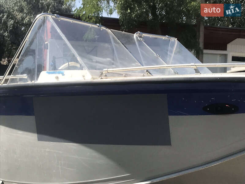 Катер UMS 600 2004 в Фастові