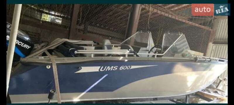 Човен UMS 600 2012 в Києві