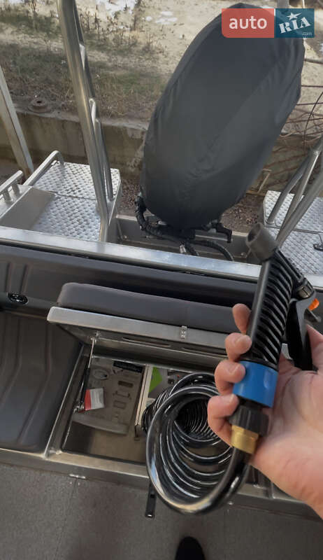 Катер UMS Tuna 585 DC 2021 в Киеве фото 44 Катер UMS Tuna 585 DC 2021 в Киеве