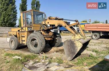 Фронтальный погрузчик UN 053 1980 в Тараще