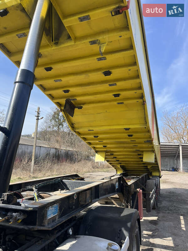 Зерновоз - напівпричіп United Trailers 6017 2008 в Золочеві