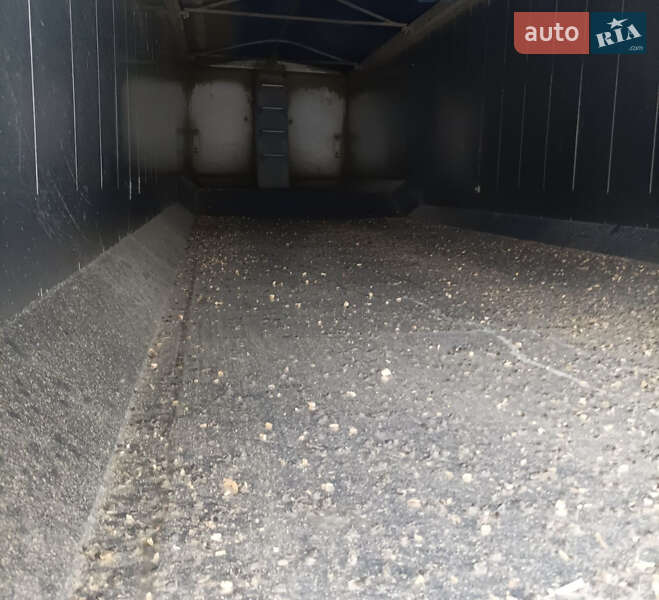 Самоскид напівпричіп United Trailers 804277 2005 в Ніжині
