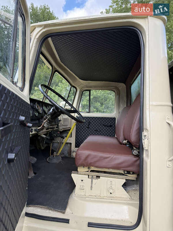 Самосвал Урал 5557 1991 в Тернополе