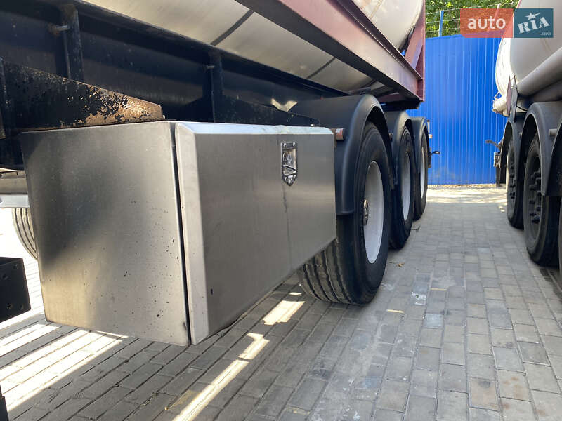 Цистерна напівпричіп Van Hool 3B2013AA 2000 в Кременчуці