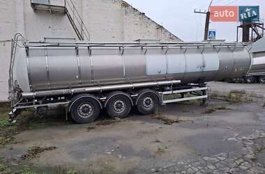 Цистерна Van Hool 3D0004 1992 в Гайсине