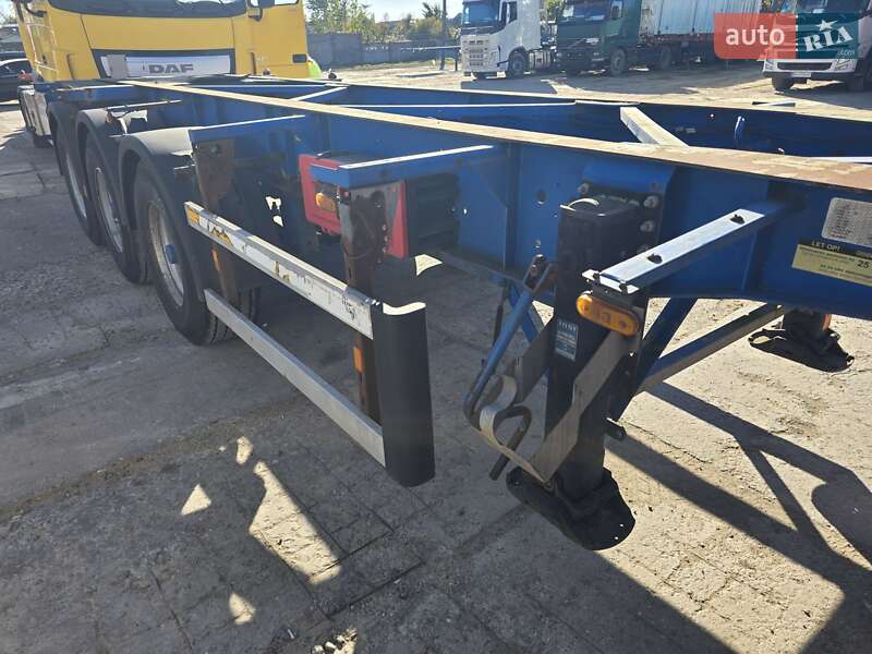 Контейнеровоз напівпричіп Van Hool Tank Container 2007 в Одесі