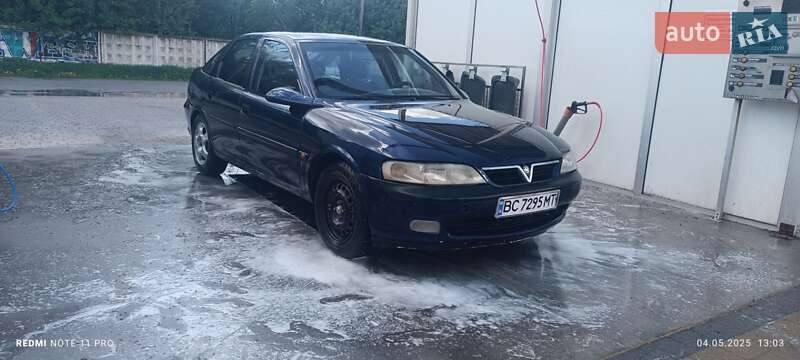 Хэтчбек Vauxhall Vectra 1998 в Млинове