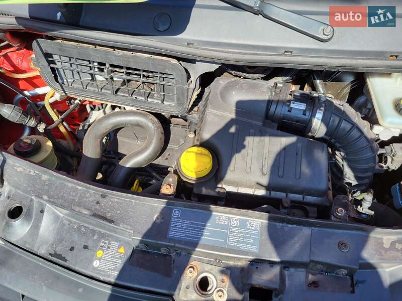 Мінівен Vauxhall Vivaro 2014 в Чорткові