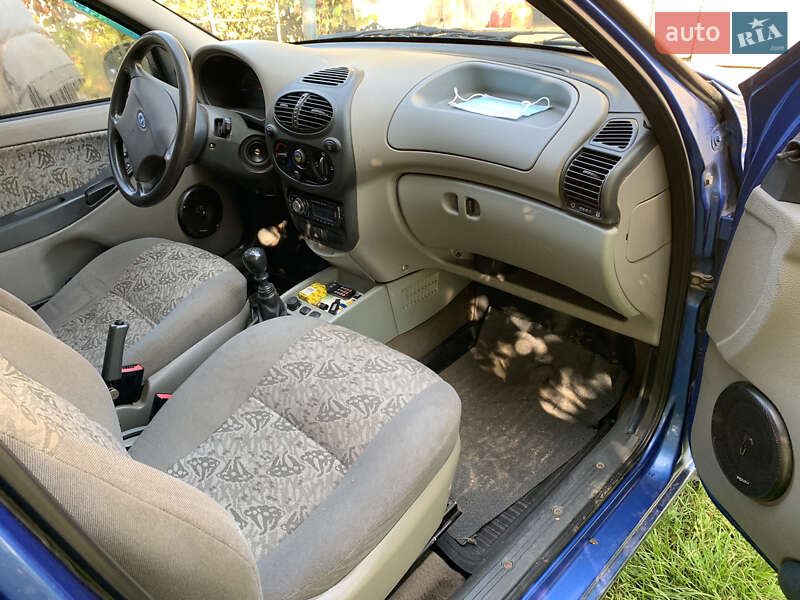 Седан ВАЗ / Lada 1118 Калина 2006 в Носовке