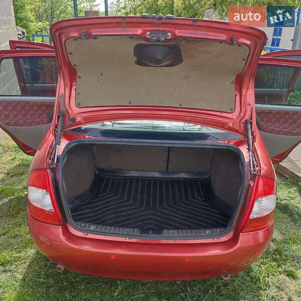 Седан ВАЗ / Lada 1118 Калина 2006 в Новоукраинке