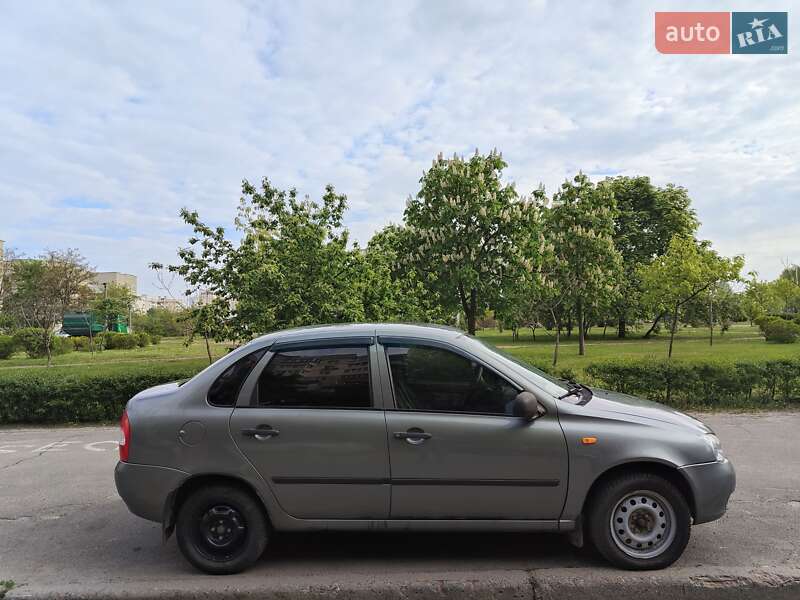 Седан ВАЗ / Lada 1118 Калина 2007 в Киеве
