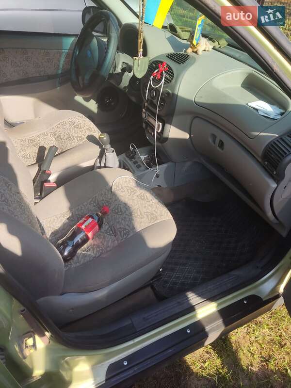 Седан ВАЗ / Lada 1118 Калина 2006 в Гайсине