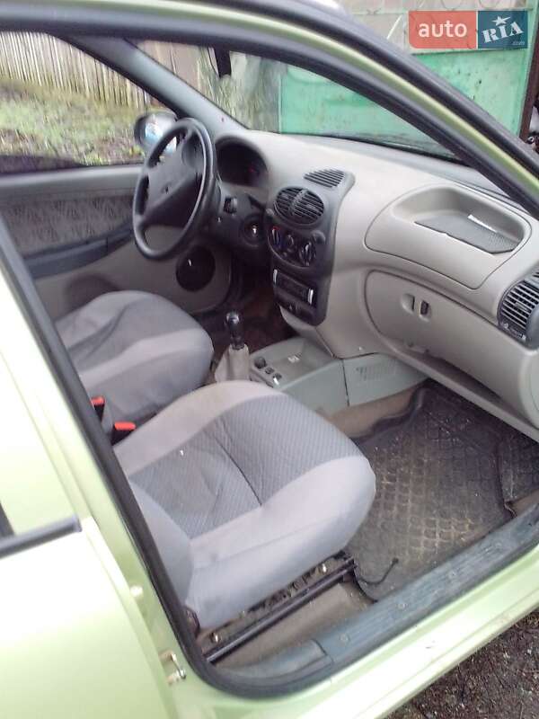 Седан ВАЗ / Lada 1118 Калина 2006 в Запорожье