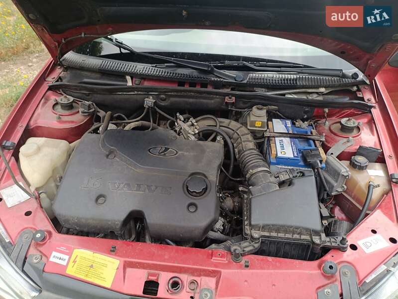 Седан ВАЗ / Lada 1118 Калина 2010 в Кривом Роге