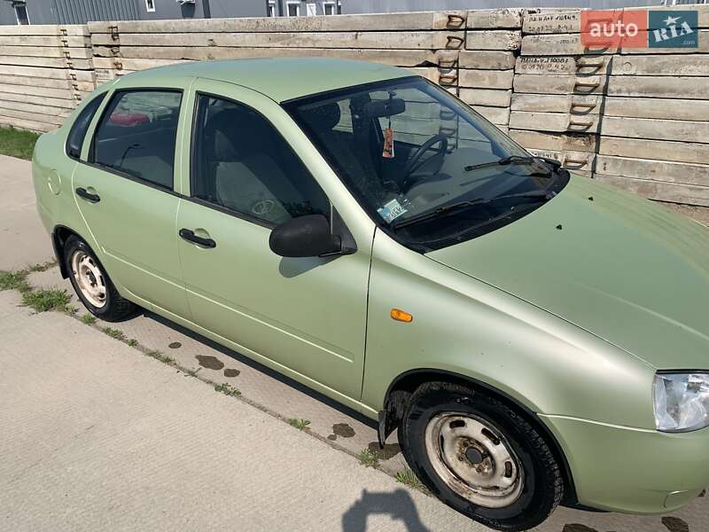 Седан ВАЗ / Lada 1118 Калина 2006 в Гадяче