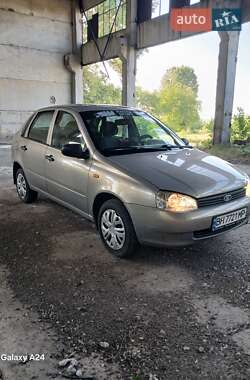 Седан ВАЗ 1118 Калина 2006 в Окнах