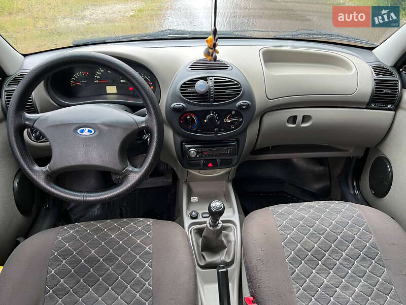 Седан ВАЗ / Lada 1118 Калина 2008 в Житомире