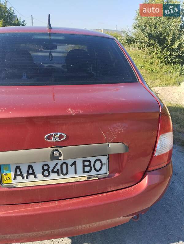 Седан ВАЗ / Lada 1118 Калина 2006 в Звягеле