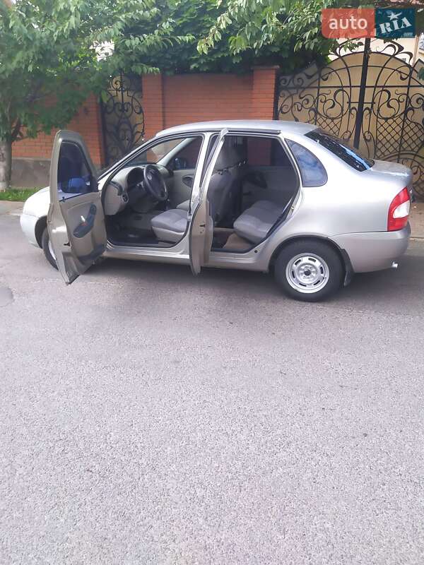 Седан ВАЗ / Lada 1118 Калина 2006 в Мукачево