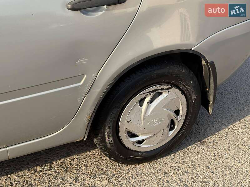 Седан ВАЗ / Lada 1118 Калина 2006 в Черновцах