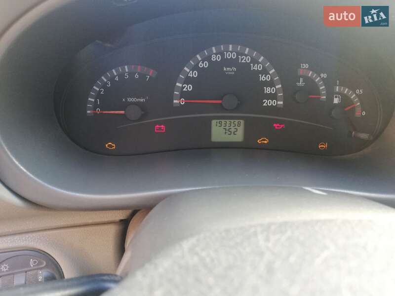 Седан ВАЗ / Lada 1118 Калина 2006 в Чернигове