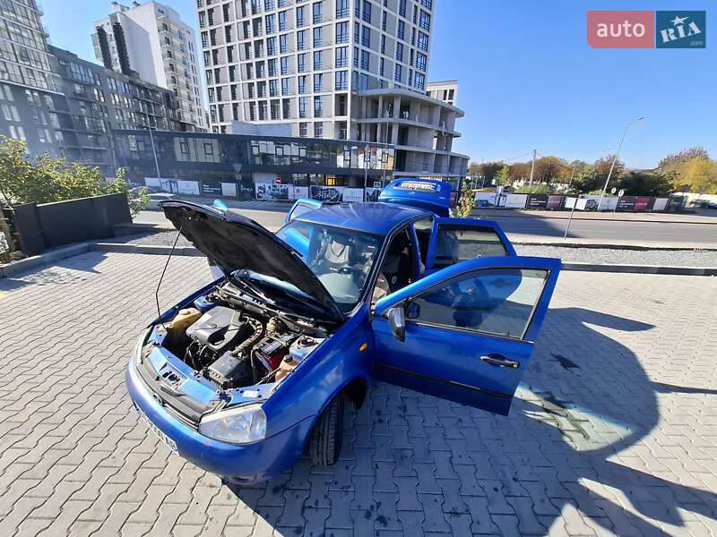 Седан ВАЗ / Lada 1118 Калина 2006 в Львове