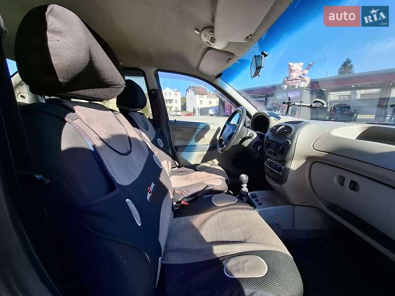 Седан ВАЗ / Lada 1118 Калина 2006 в Львове